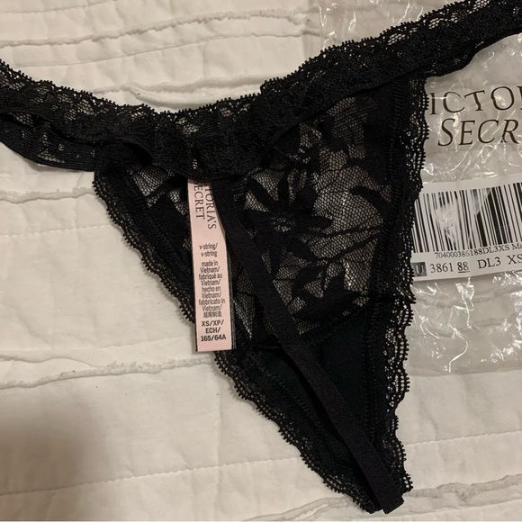 Victoria’s Secret black lace vstring thong panty - Picture 3 of 3